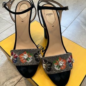 Fendi multicolor velvet and satin beaded heels. Size 40.5